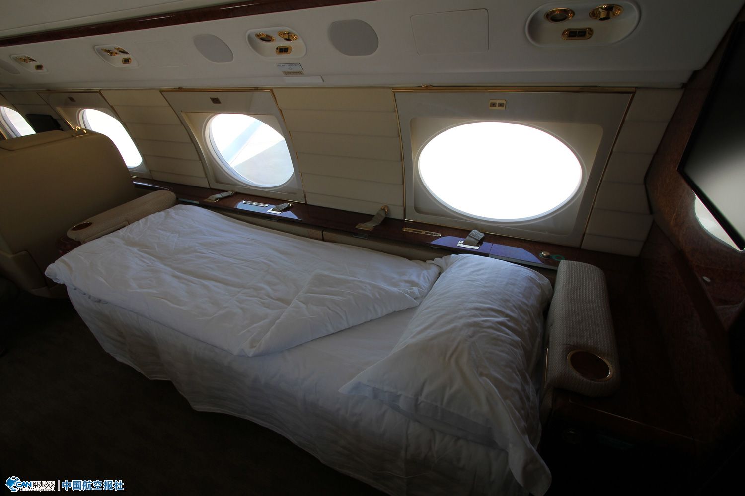 ��¹����B-8097����V���ՙC